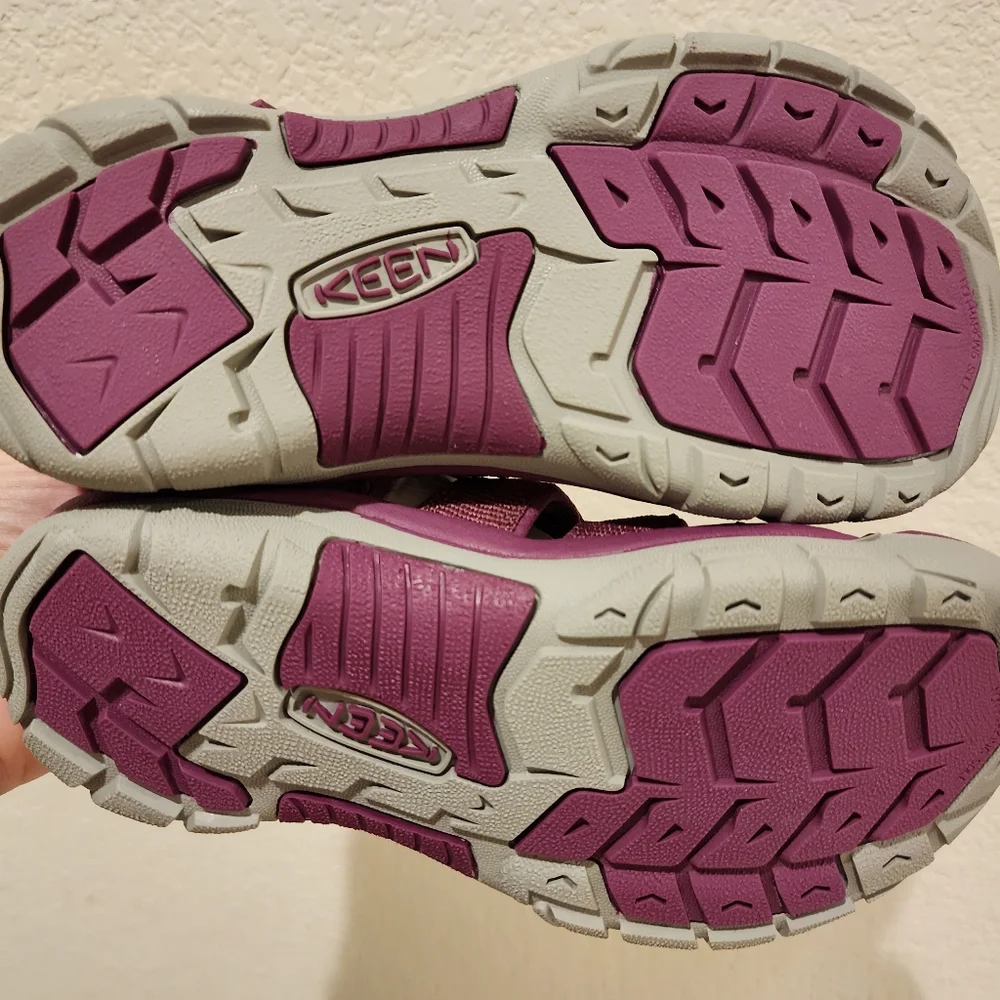 Keen sandals girls size 3